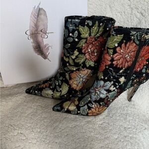 7.5 Jessica Simpson Floral Heeled Boots/Stiletto - Black, jeweled,embellished